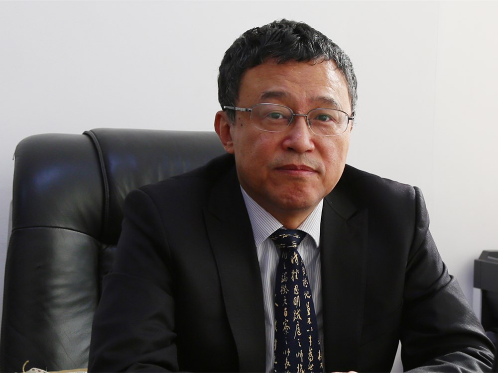 闫向军